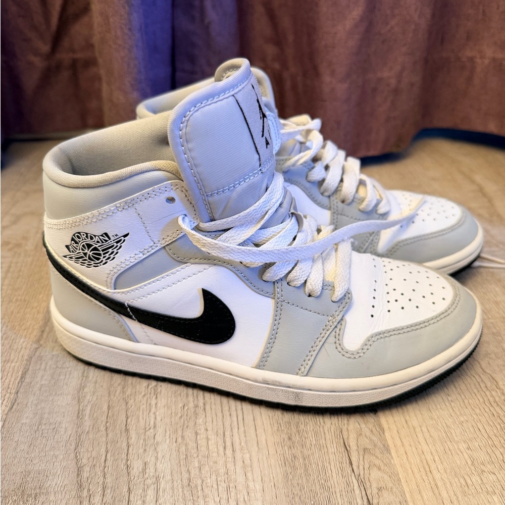 Nike Women's Sneakers - Jordan 1 Mid light smoke grey